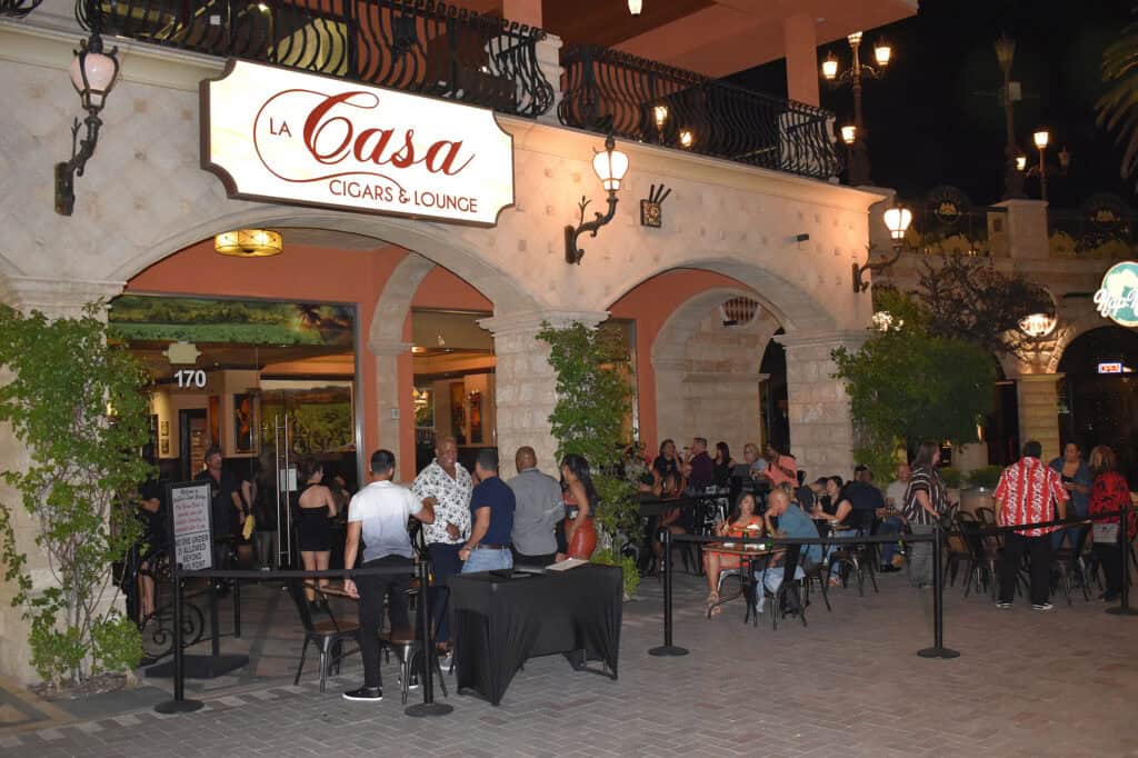 La Casa Cigars & Lounge